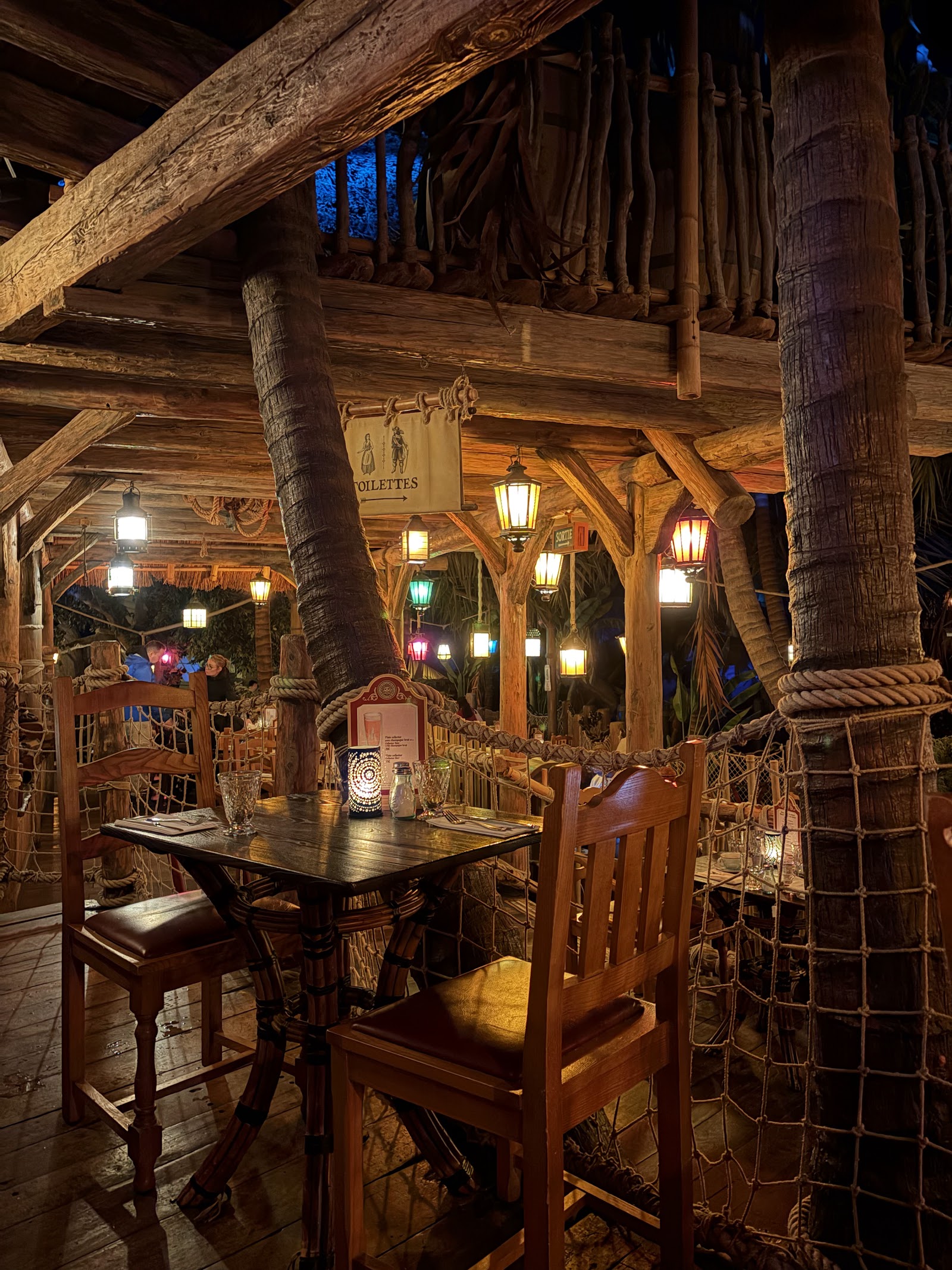Captain Jack's - Restaurant des Pirates — Oficiais