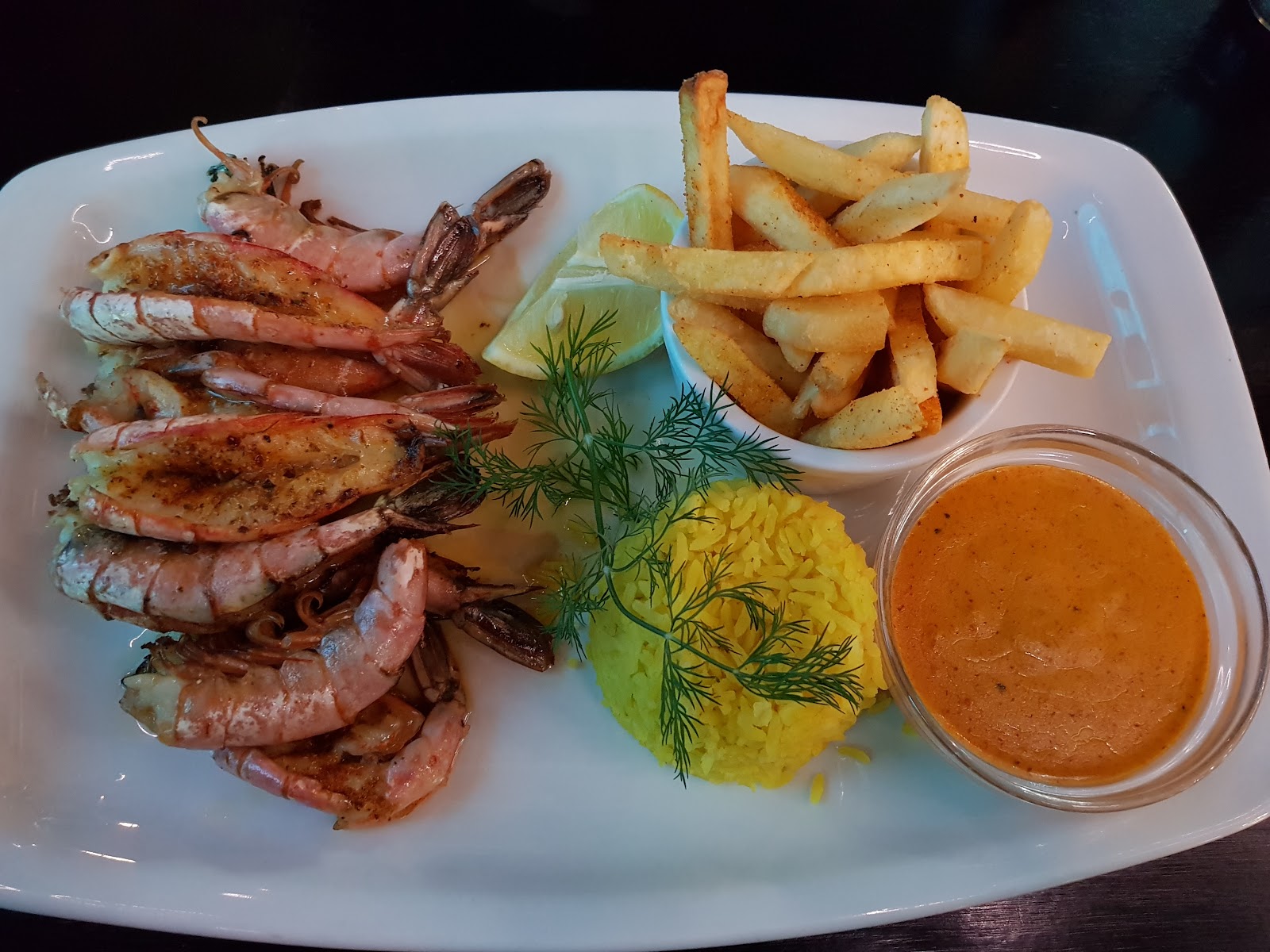 Cargo Hold Restaurant — Oficiais