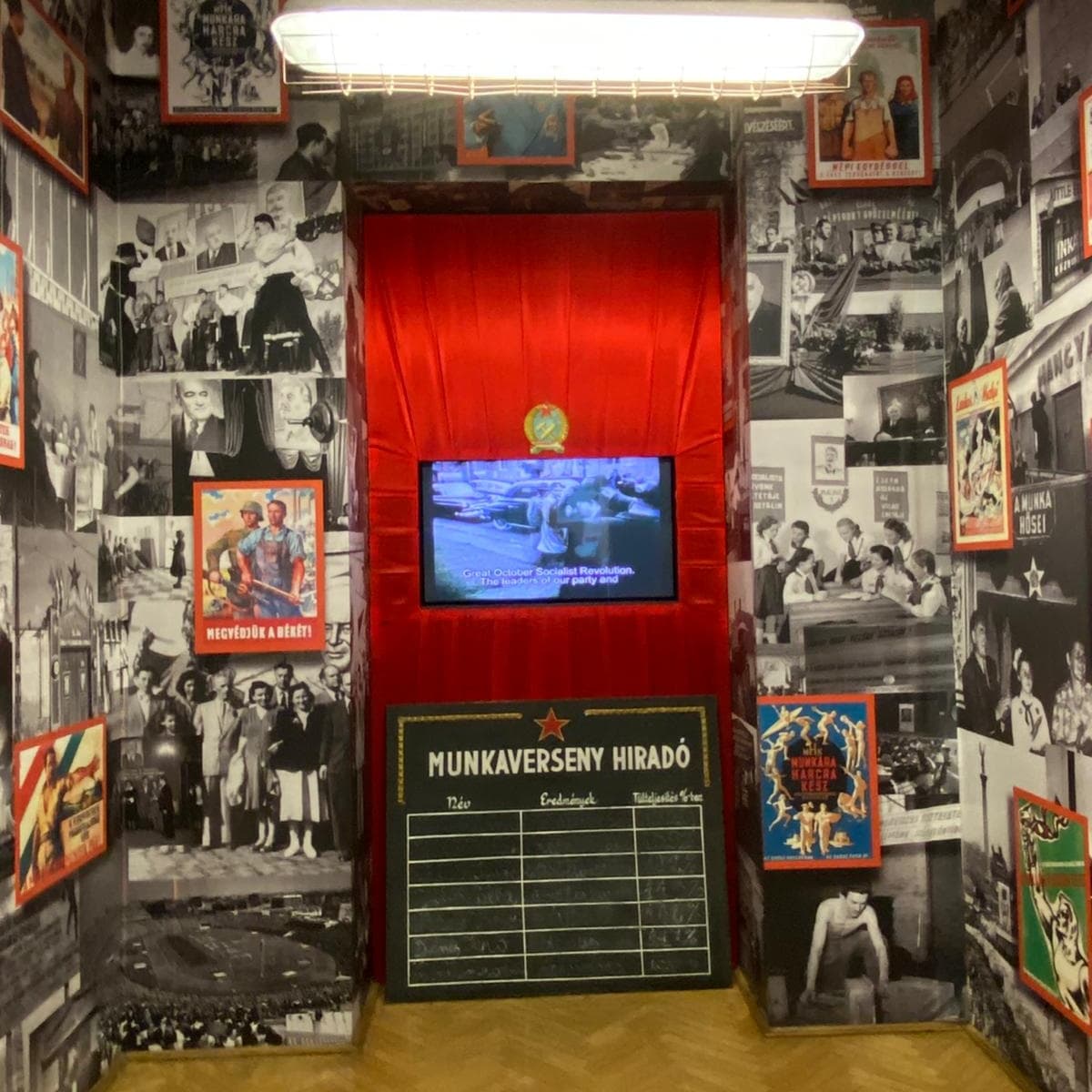 Casa assombrada — Oficiais