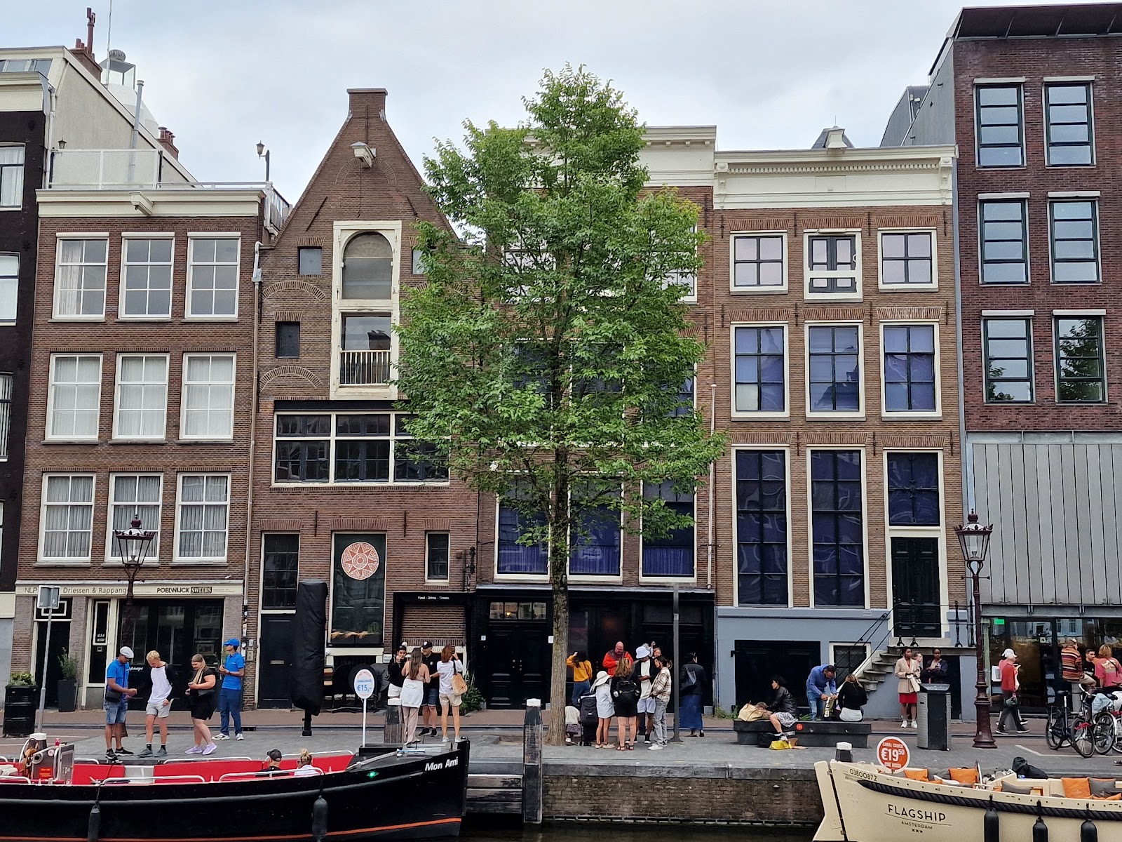 Casa de Anne Frank — Oficiais