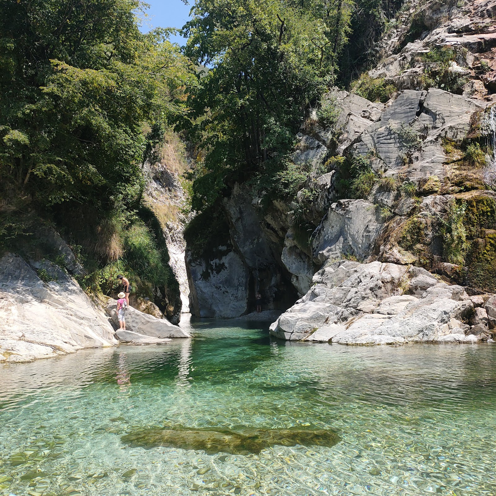 Cascata di Ceres — Oficiais