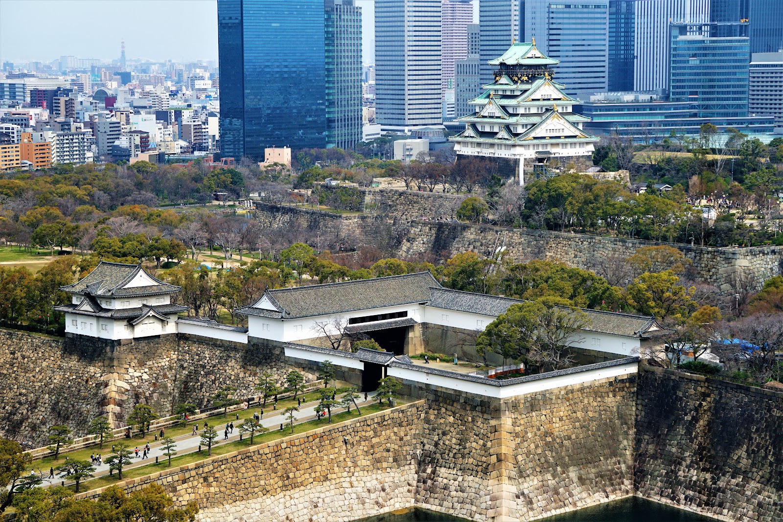 Castelo de Osaka — Oficiais