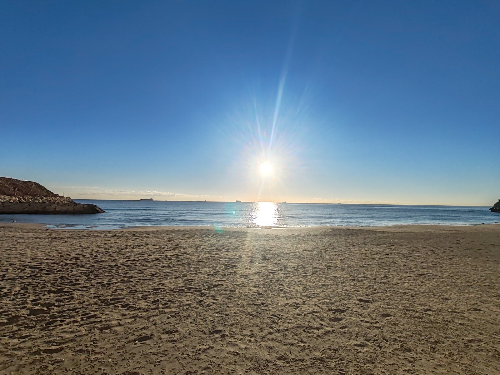 Catalan Bay — Oficiais