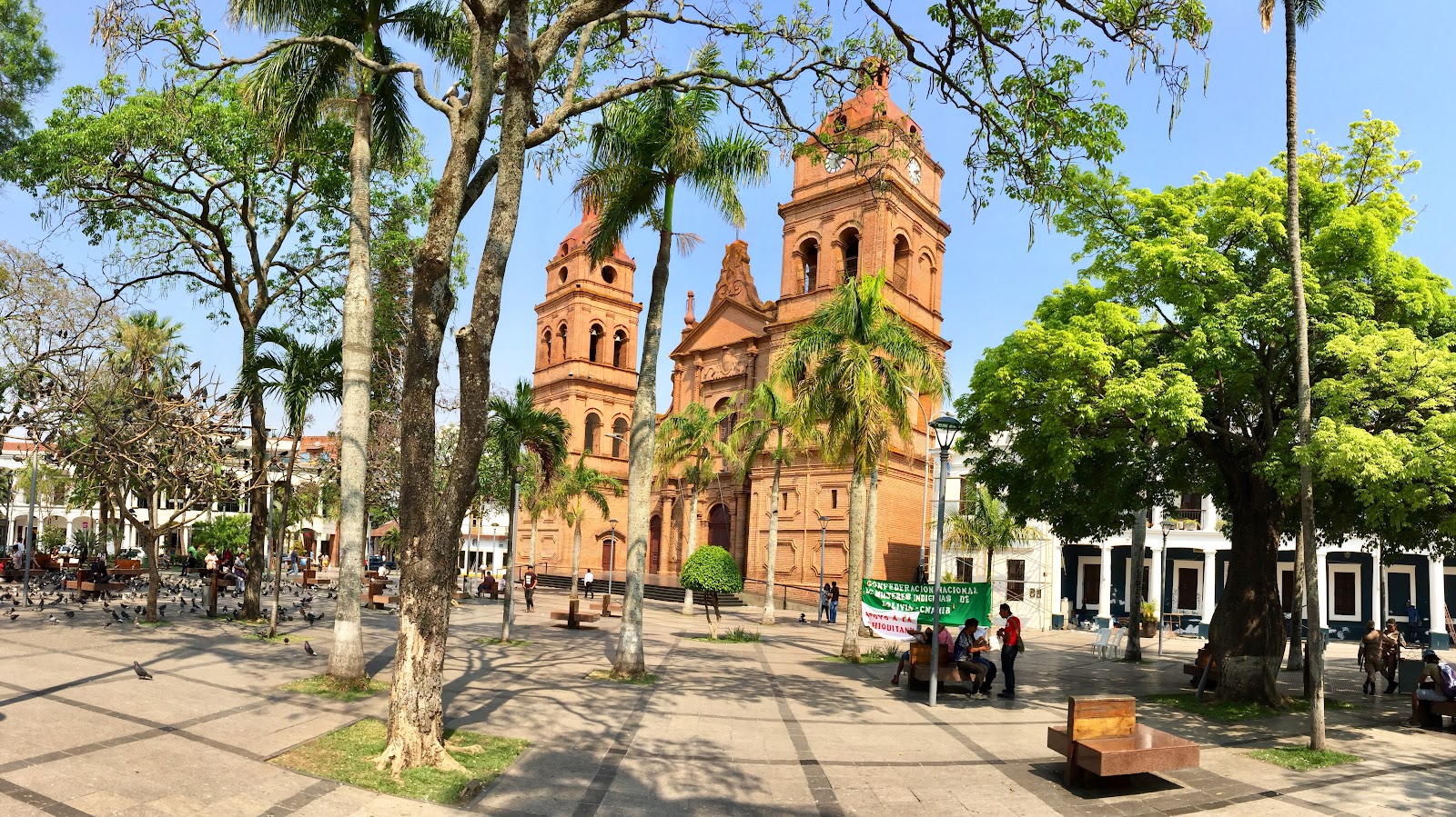 Catedral Metropolitana Basílica Menor de San Lorenzo de Santa Cruz — Oficiais