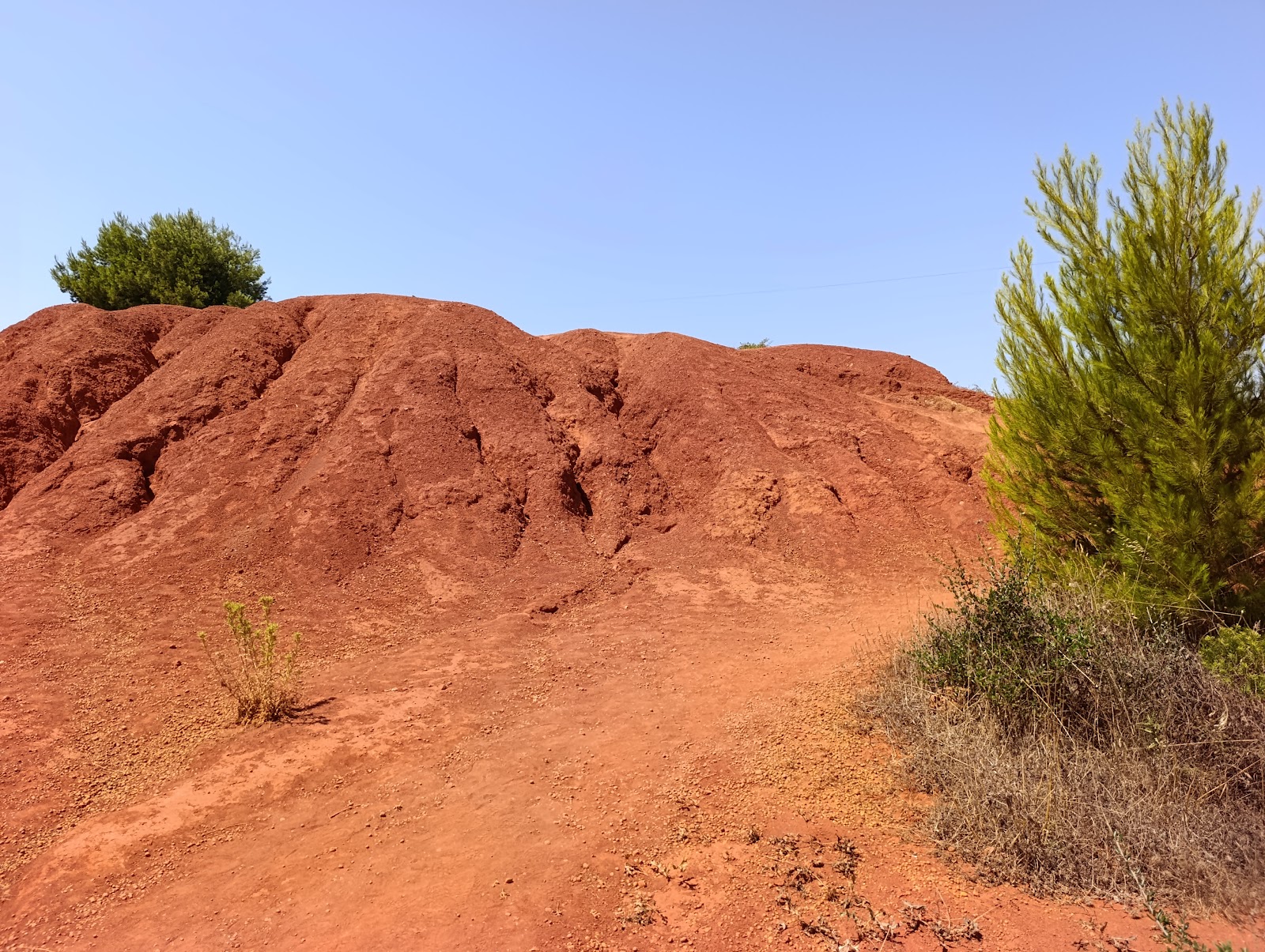 Cava di Bauxite — Oficiais