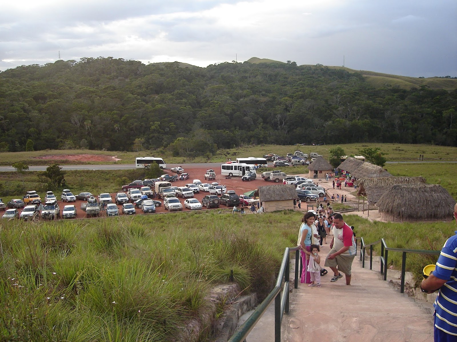 Caverna do Quio — Oficiais