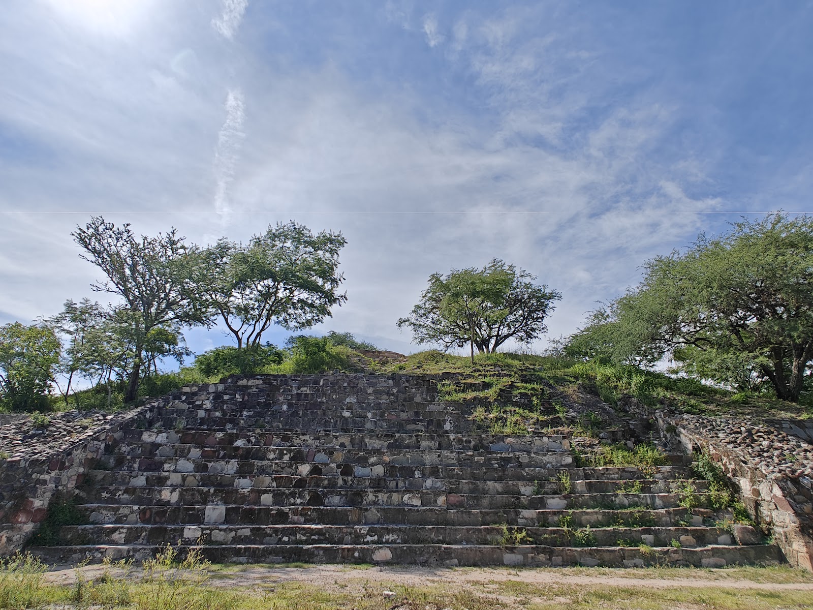 Cerro Las Minas — Oficiais
