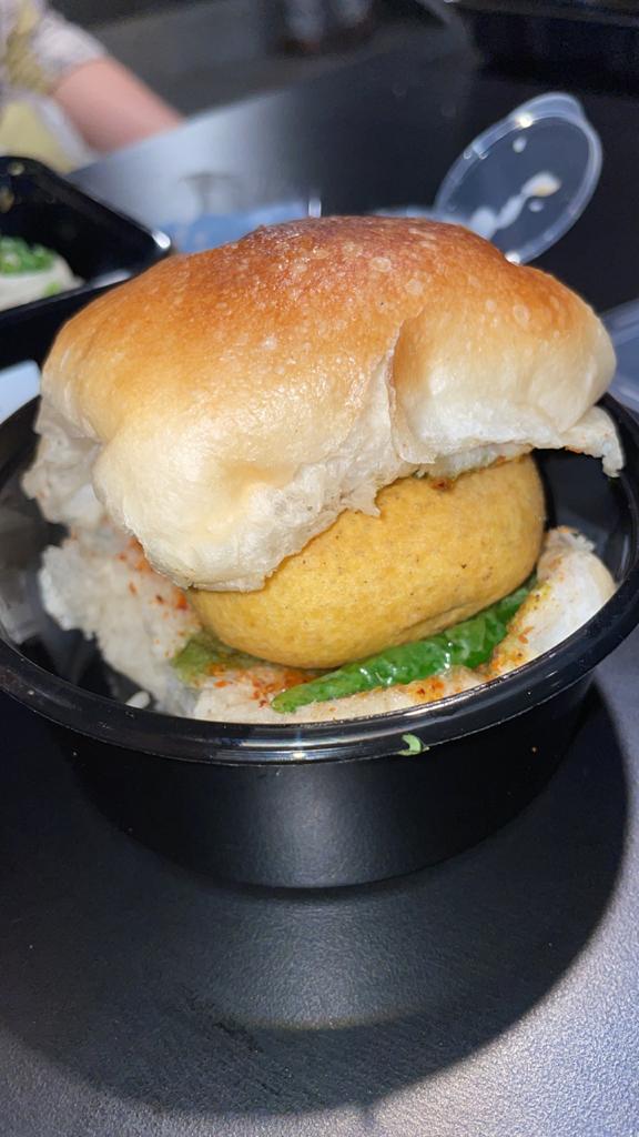 Chaat Street — Oficiais