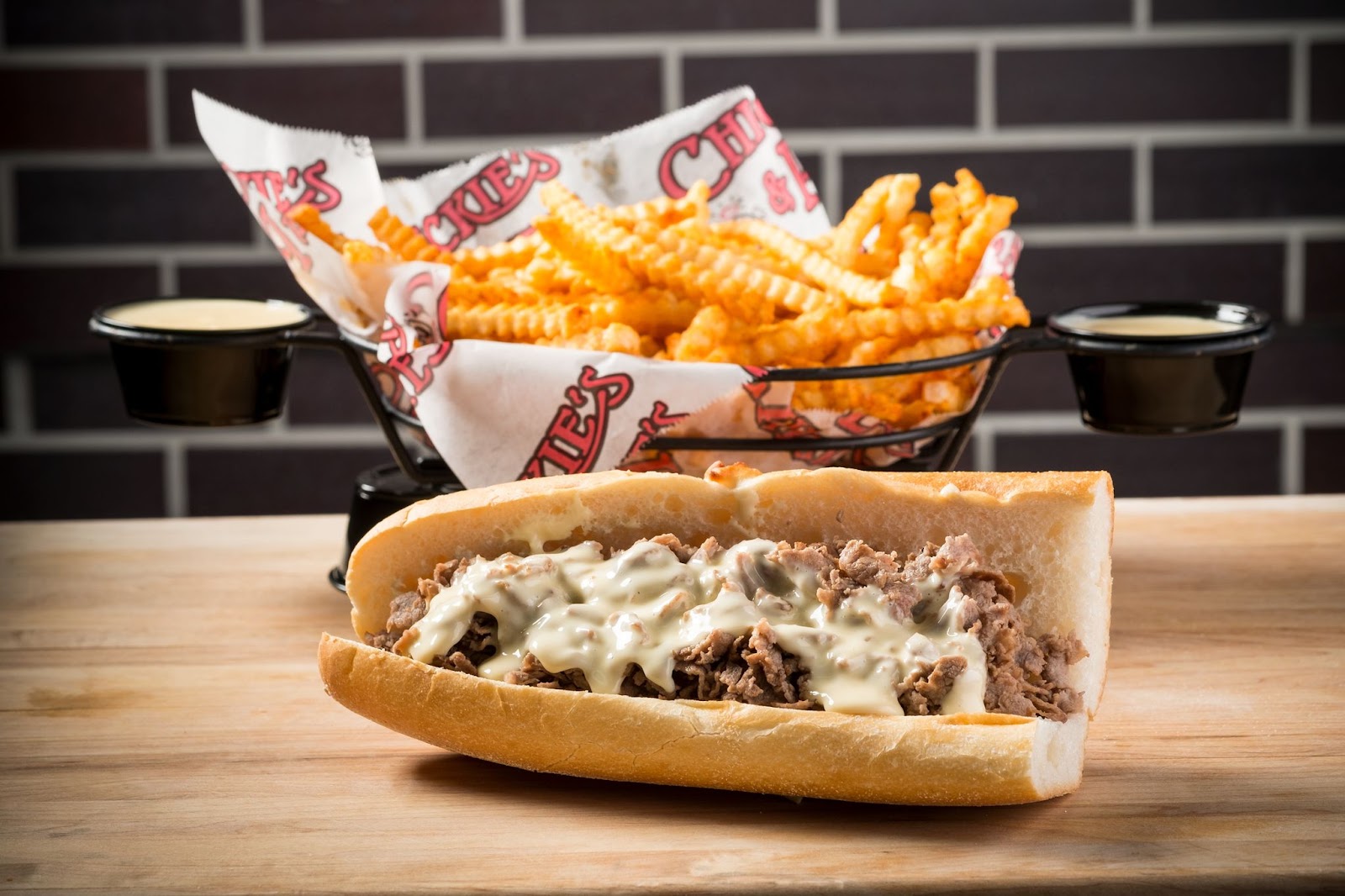Chickie’s & Pete’s — Oficiais