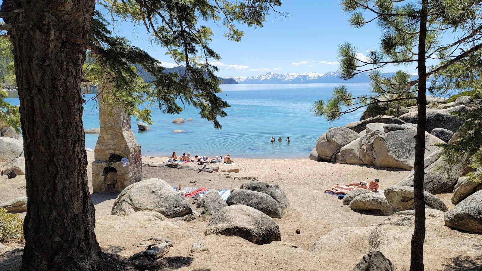 Chimney Beach — Oficiais
