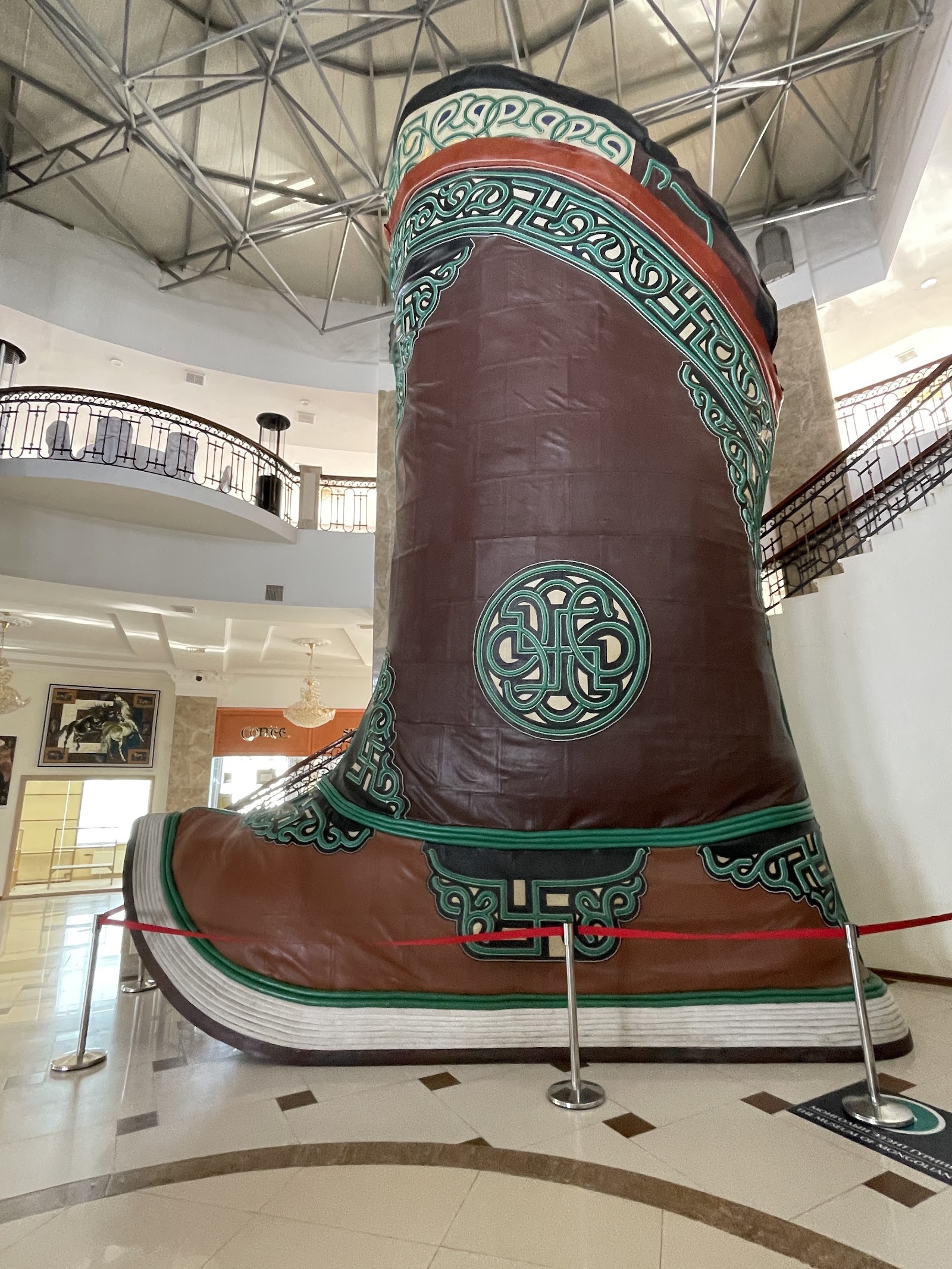 Chinggis Khaan Statue Complex — Oficiais