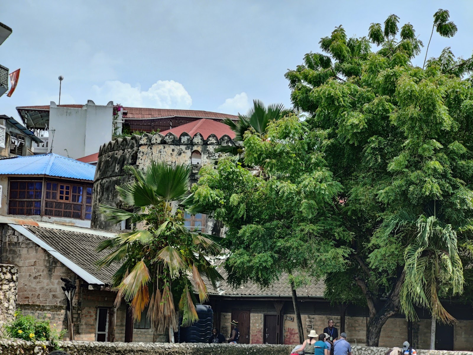 Cidade de Pedra — Oficiais
