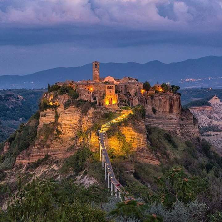 Civita di Bagnoregio — Oficiais