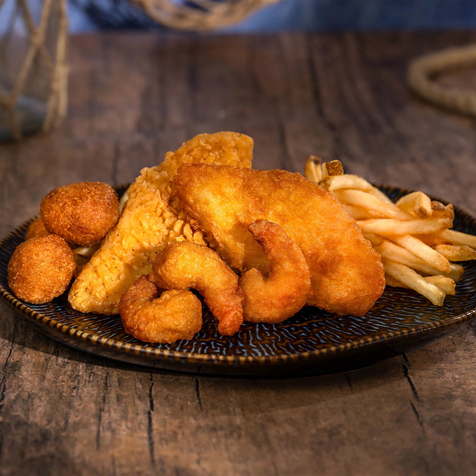 Columbia Harbour House — Oficiais