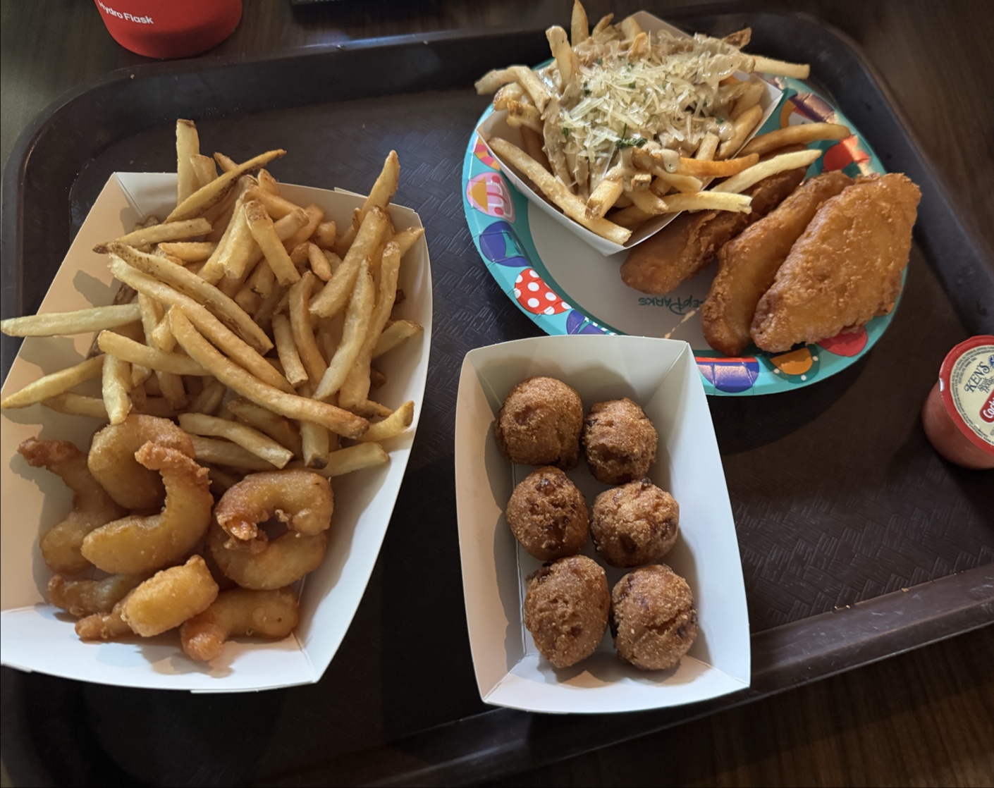 Columbia Harbour House — Oficiais