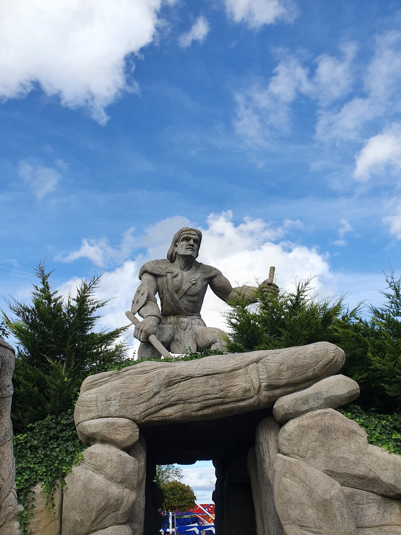Cú Chulainn Coaster — Oficiais