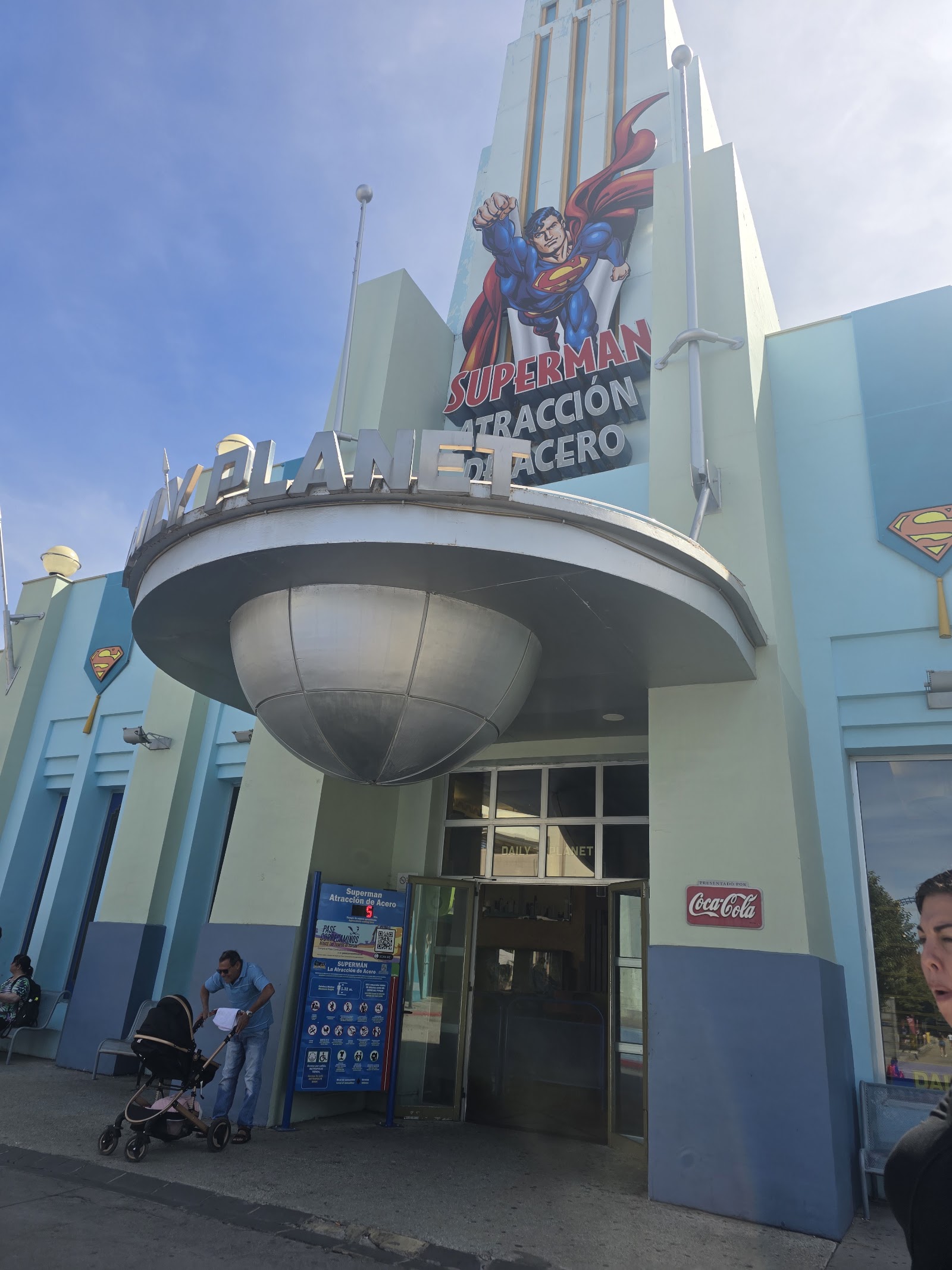 Daily Planet — Oficiais