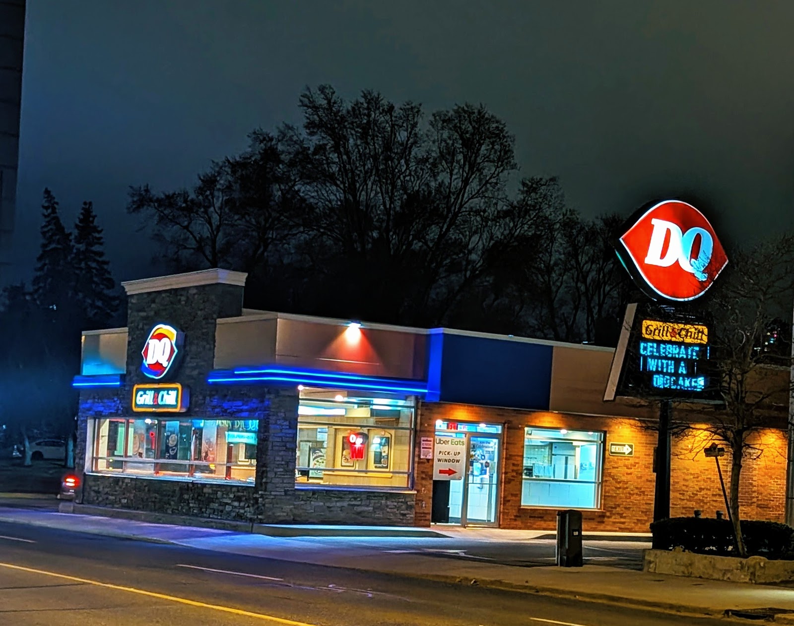 Dairy Queen — Oficiais