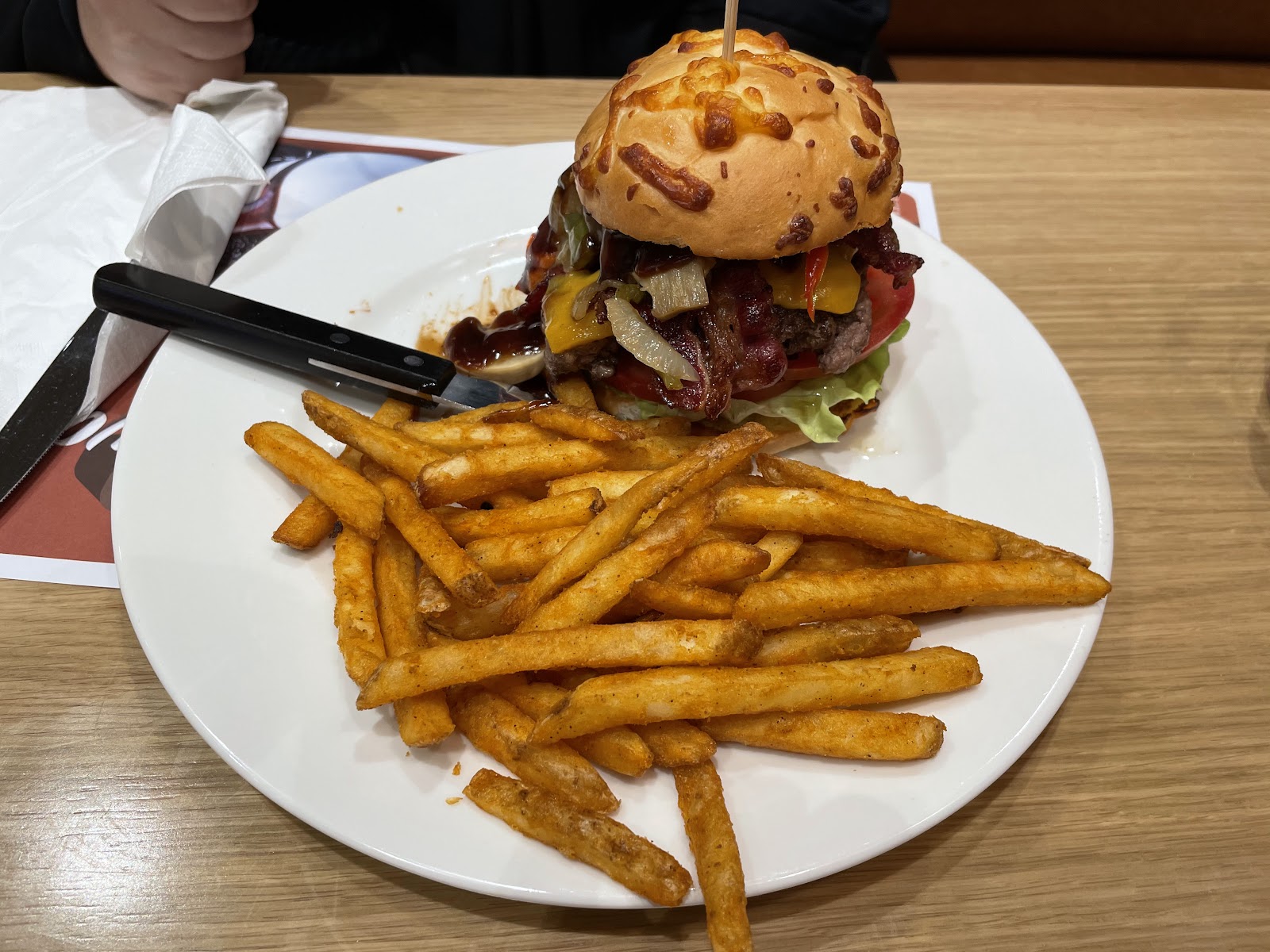 Dana's Diner — Oficiais