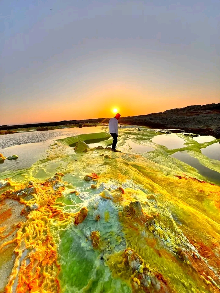 Danakil Depression — Oficiais