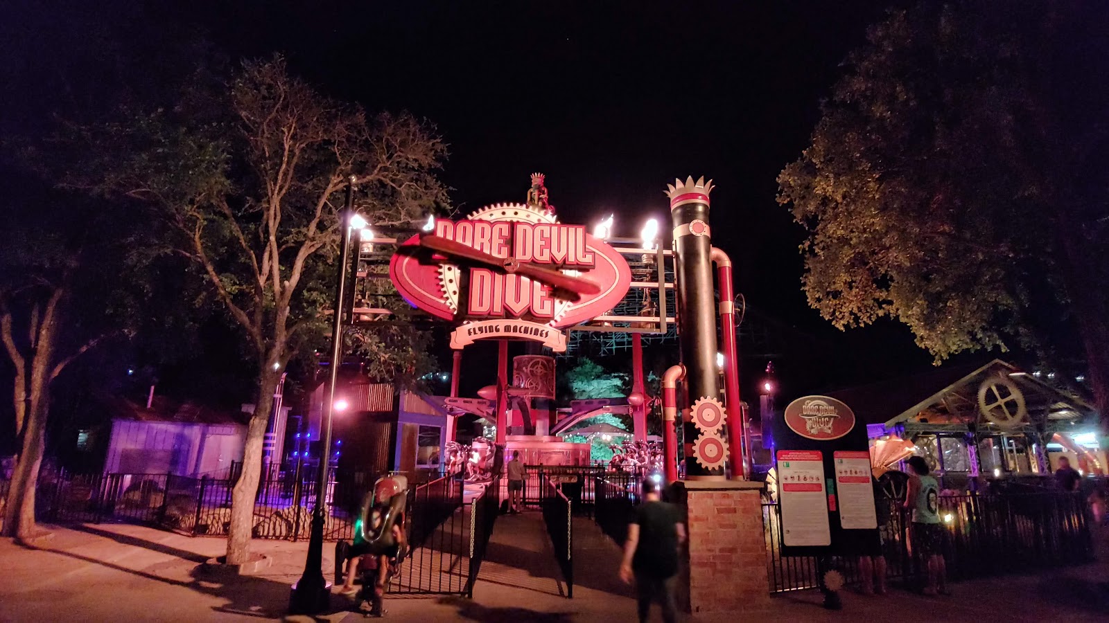 Daredevil Dive — Oficiais