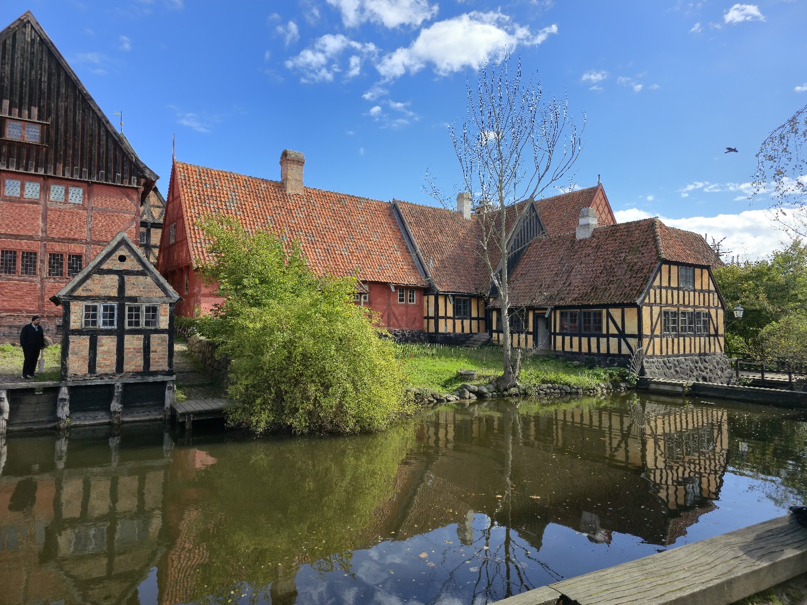 Den Gamle By — Oficiais