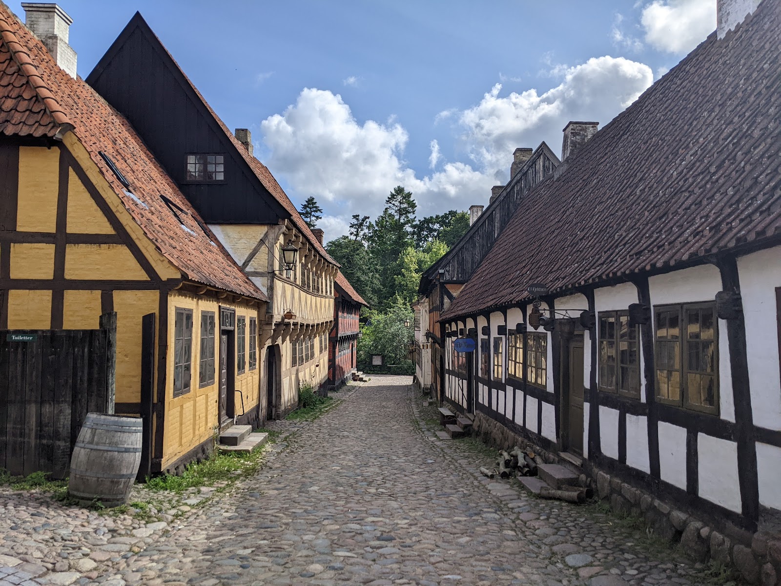 Den Gamle By — Oficiais