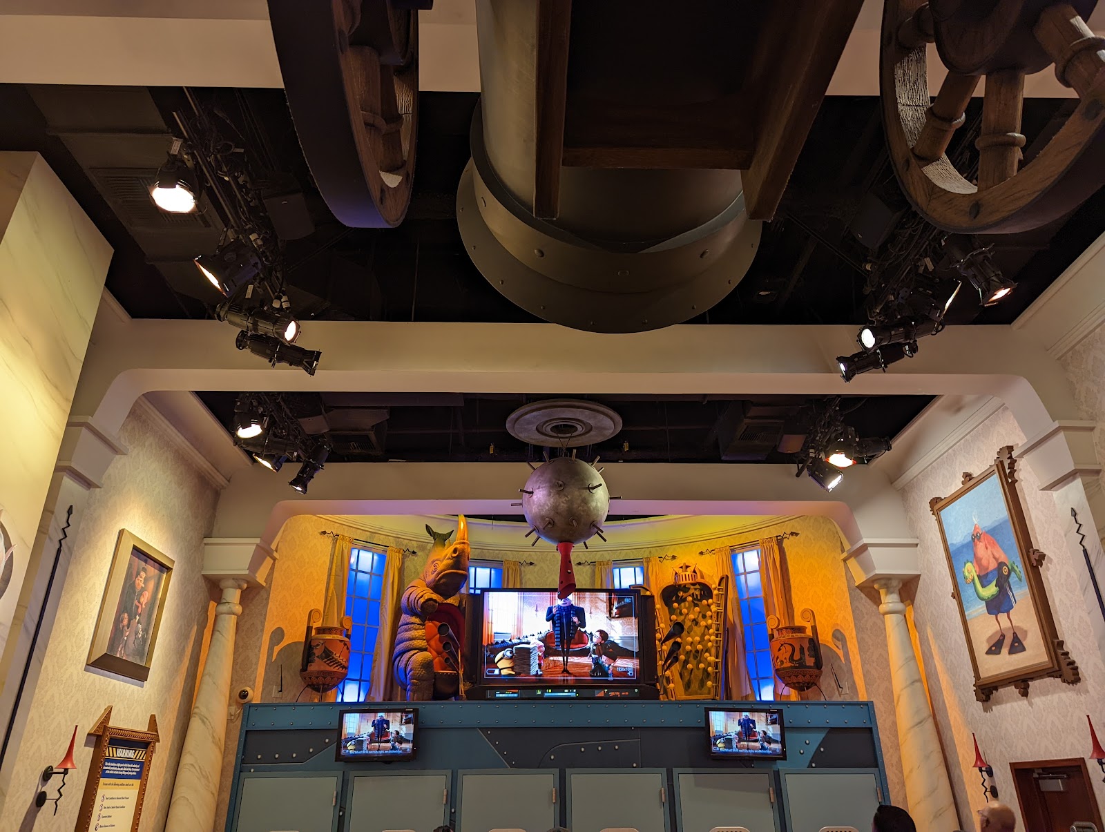 Despicable Me Minion Mayhem — Oficiais