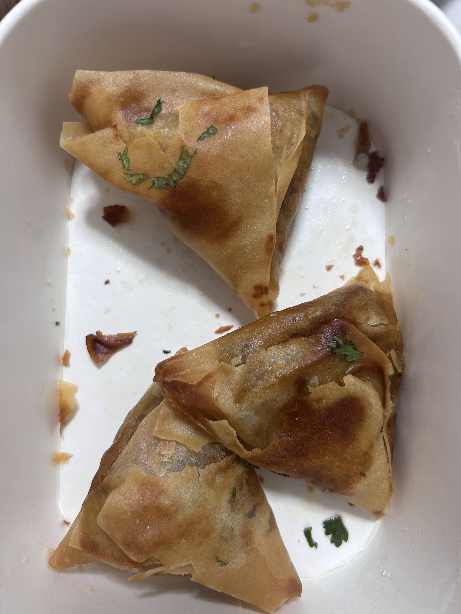 Dhaba Tivoli — Oficiais