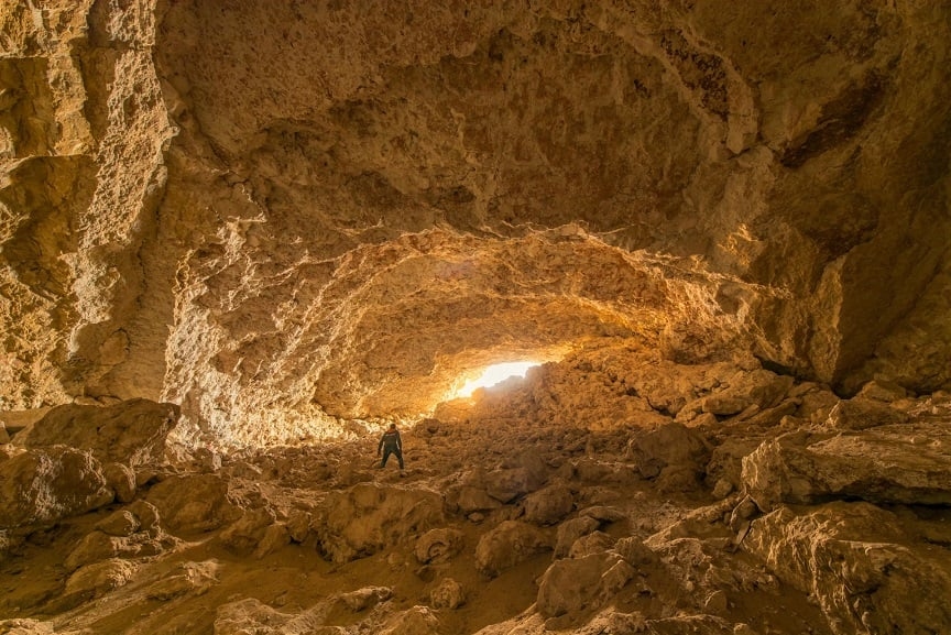 Dhal Al Misfir Cave