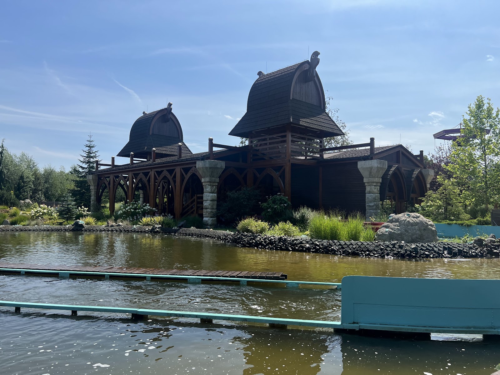 Diamond River — Oficiais