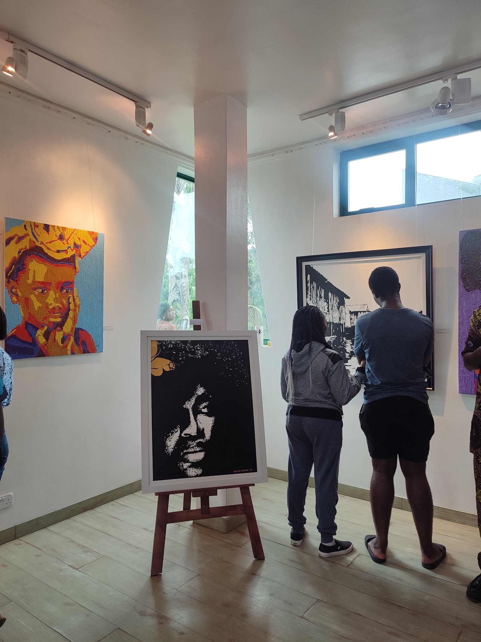 Didi Museum — Oficiais