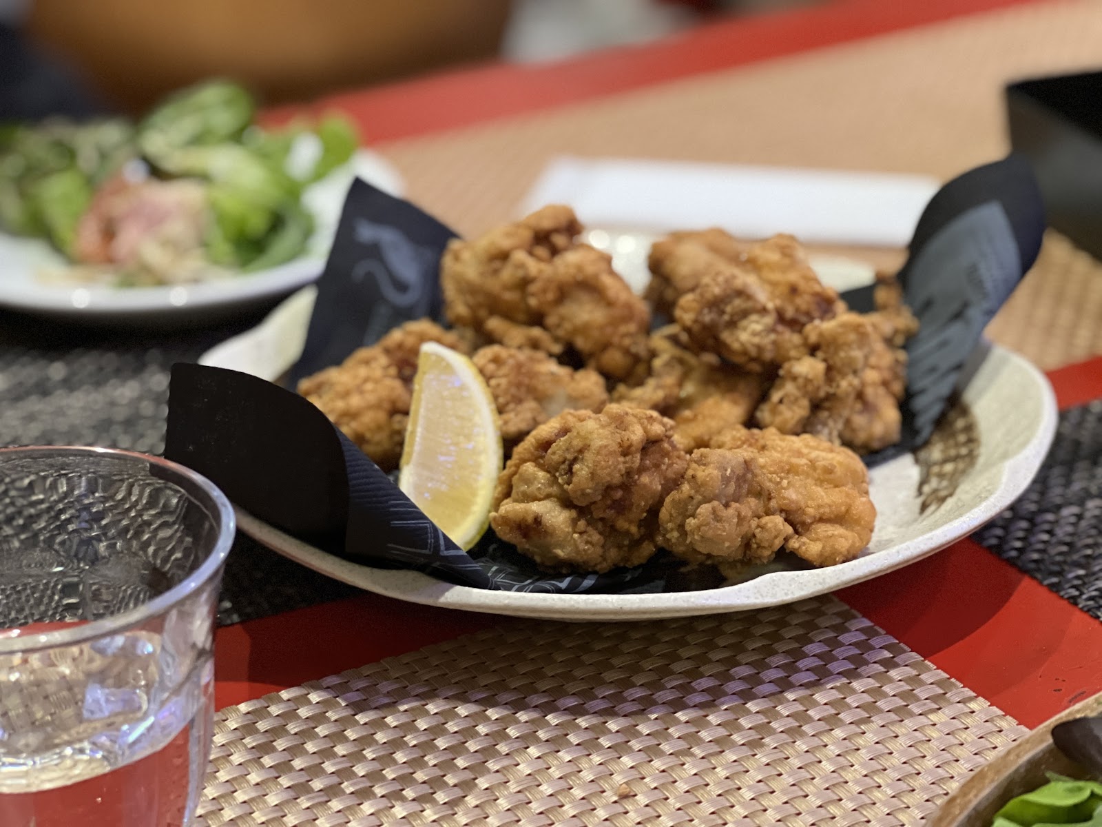 Dino Diner — Oficiais