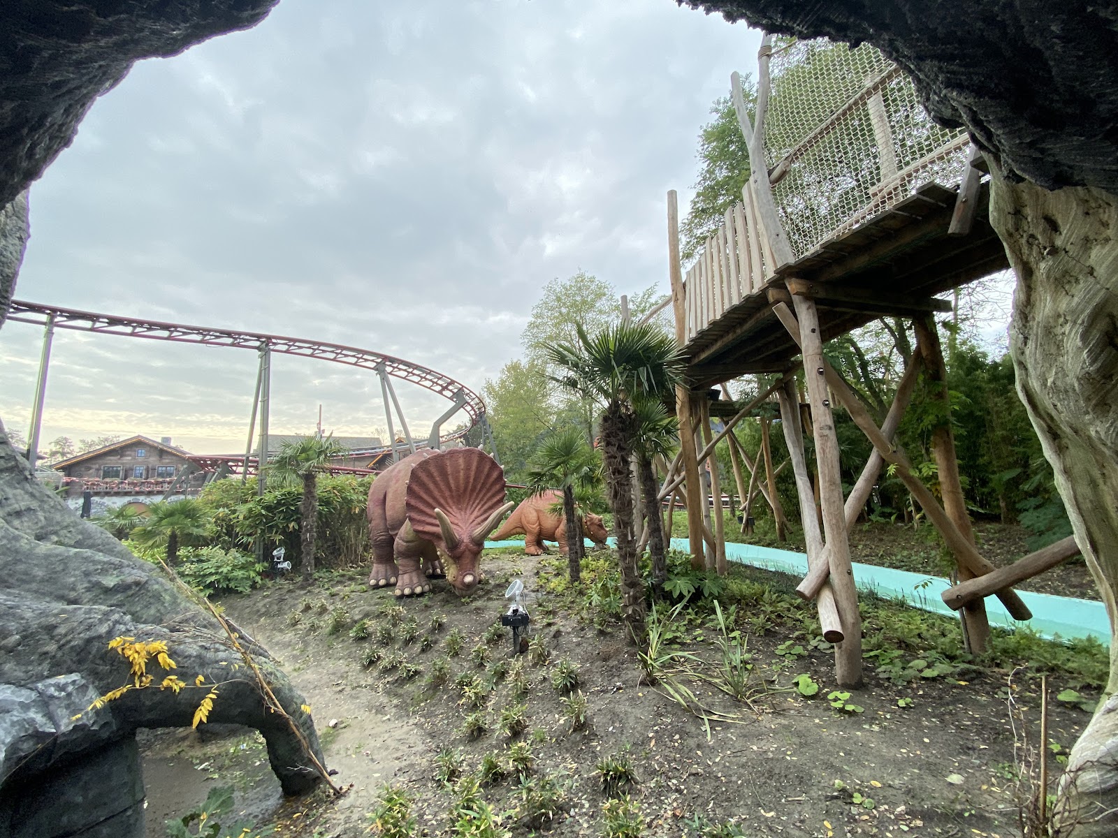 Dino Splash Play Area — Oficiais