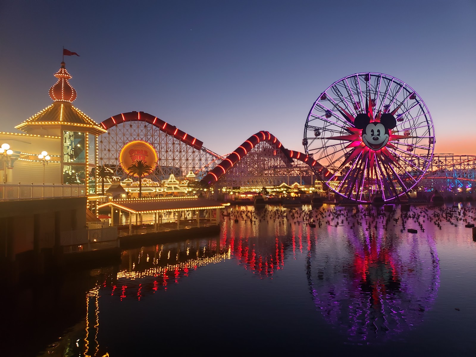 Disney California Adventure — Oficiais