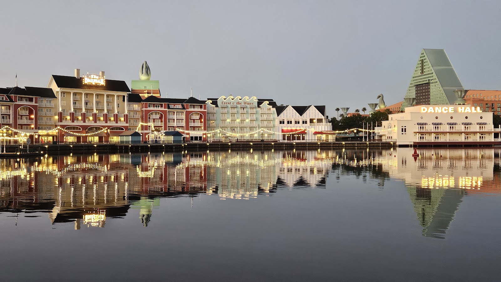 Disney’s Boardwalk — Oficiais