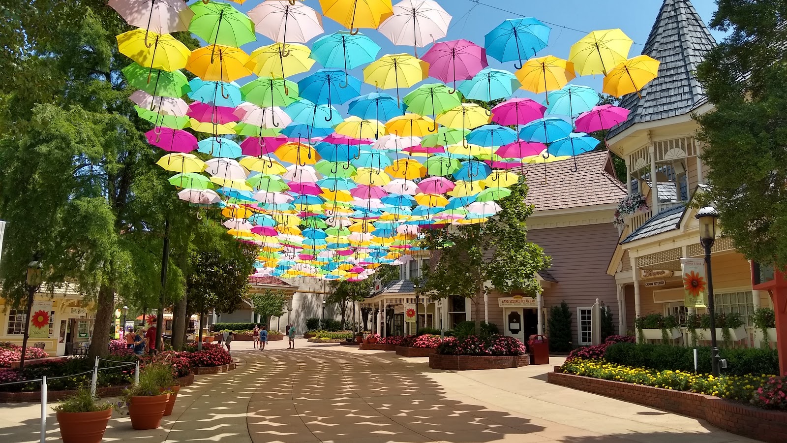 Dollywood — Oficiais