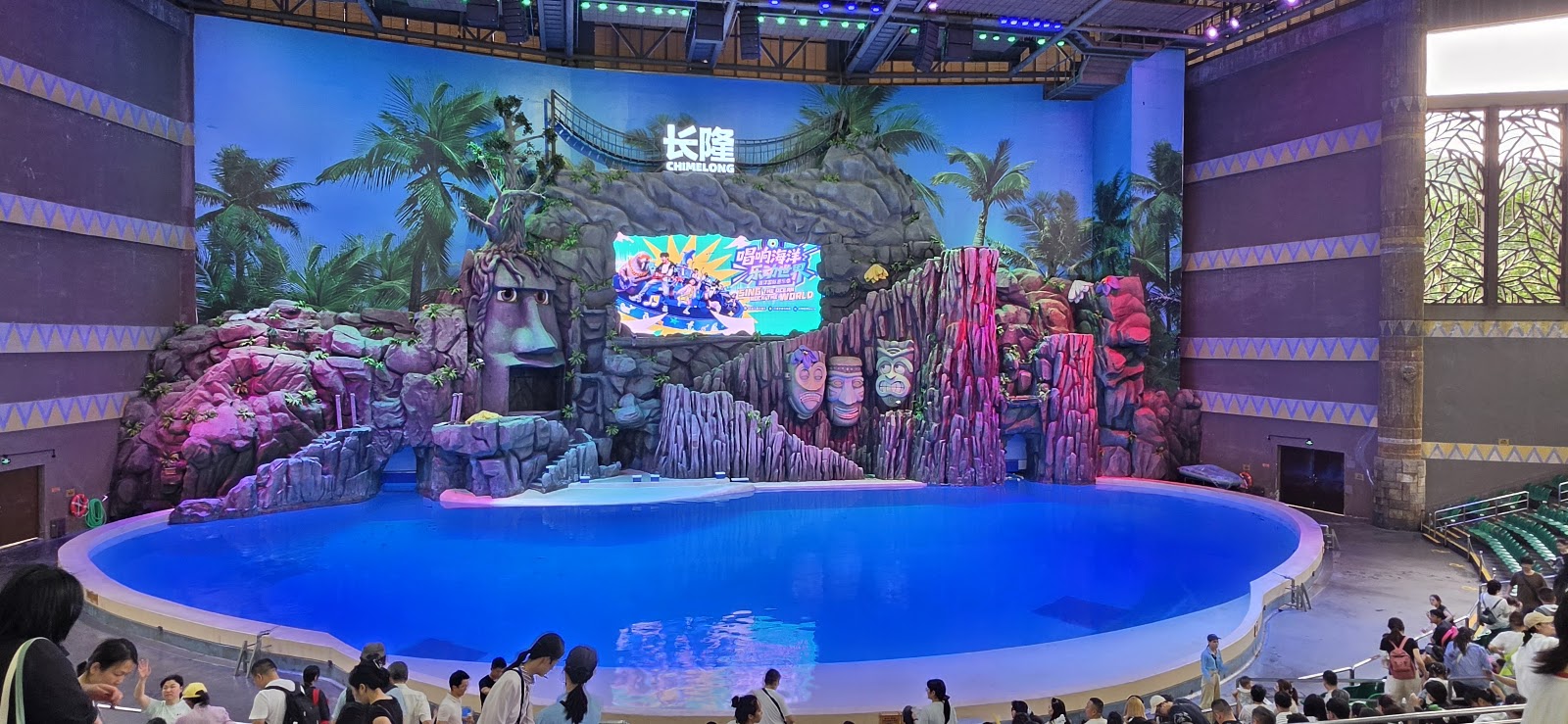 Dolphin Theatre — Oficiais