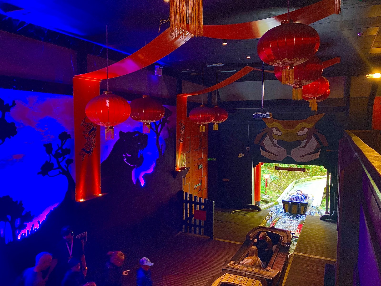 Dragon Falls — Oficiais