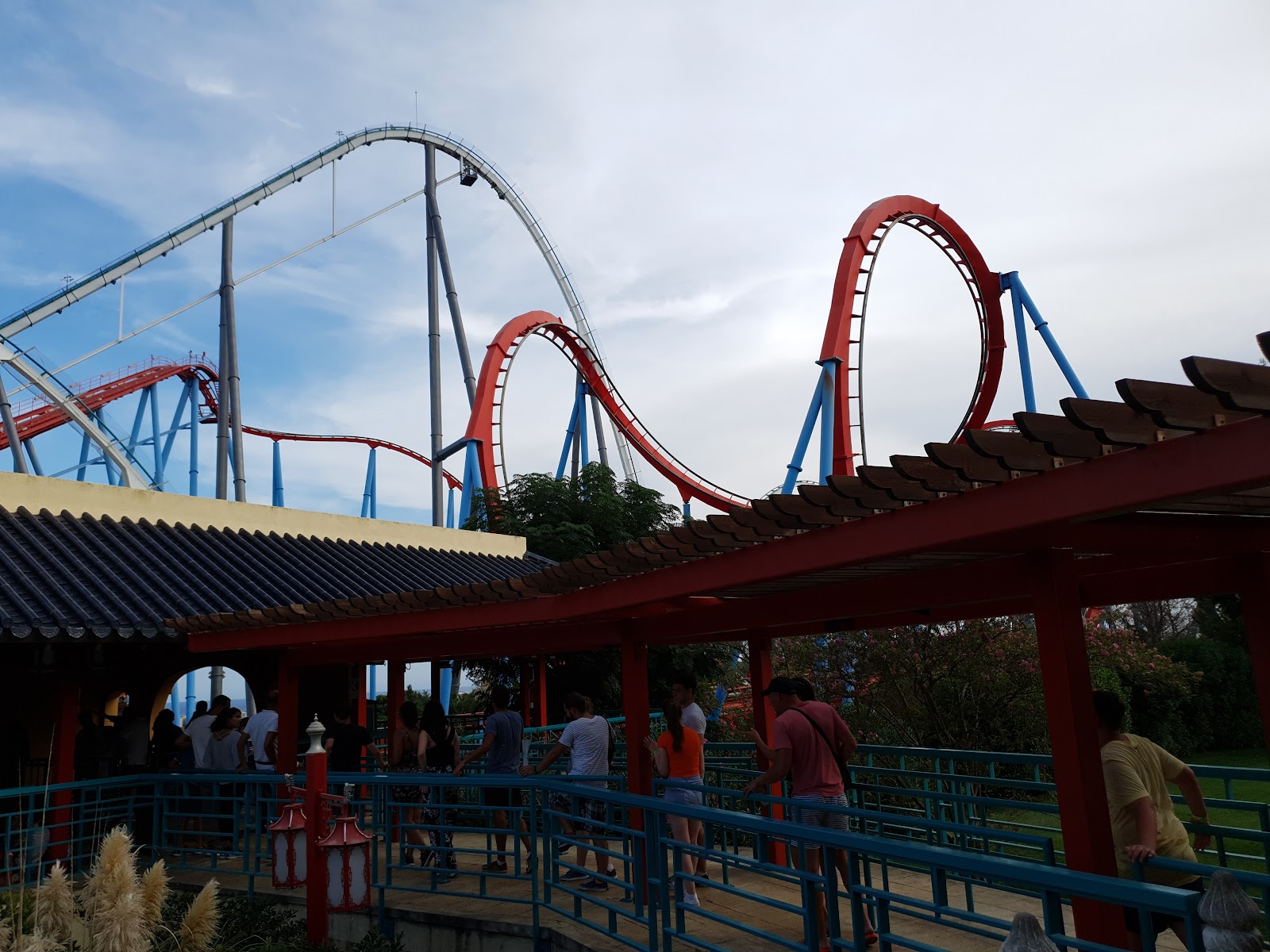 Dragon Khan — Oficiais