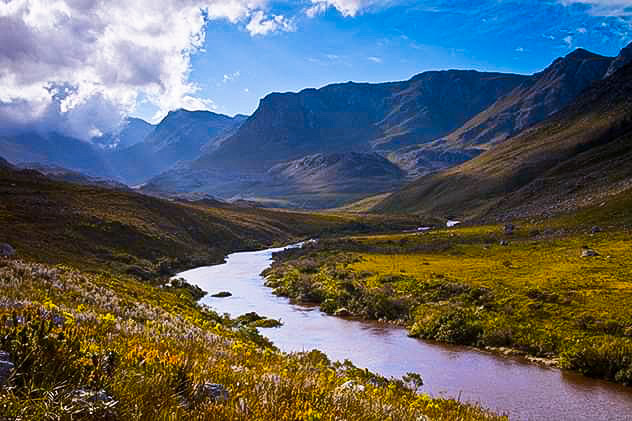 Drakensberg — Oficiais