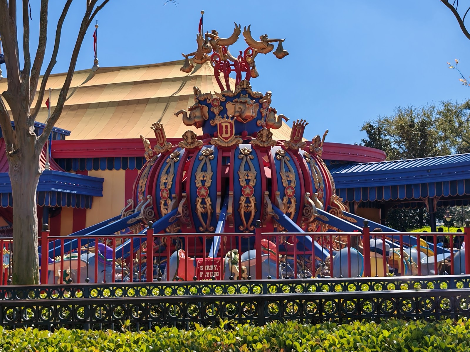 Dumbo the Flying Elephant — Oficiais