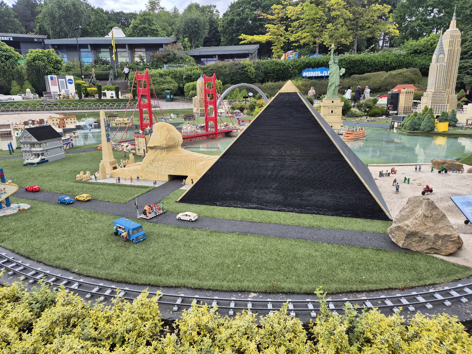 DUPLO Valley Airport — Oficiais