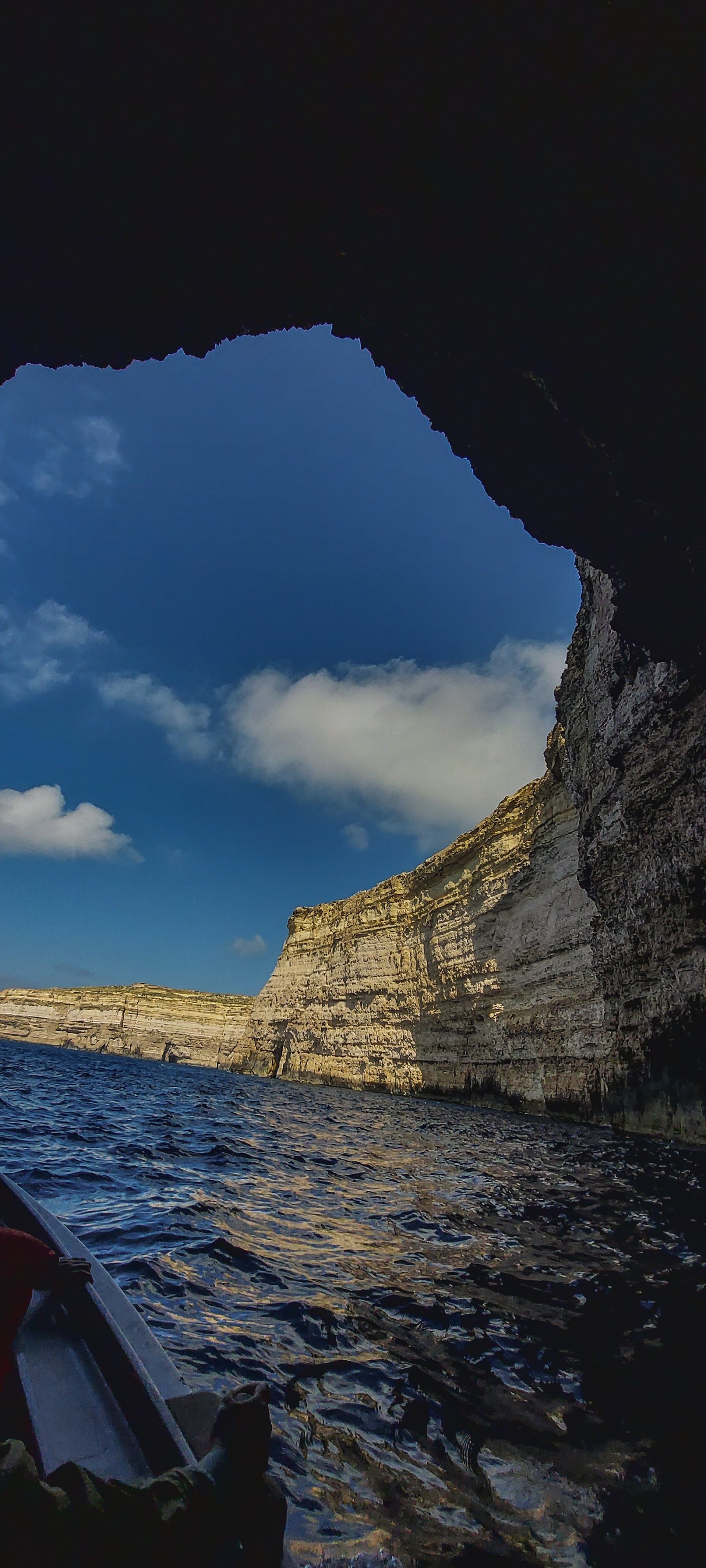 Dwejra Bay — Oficiais
