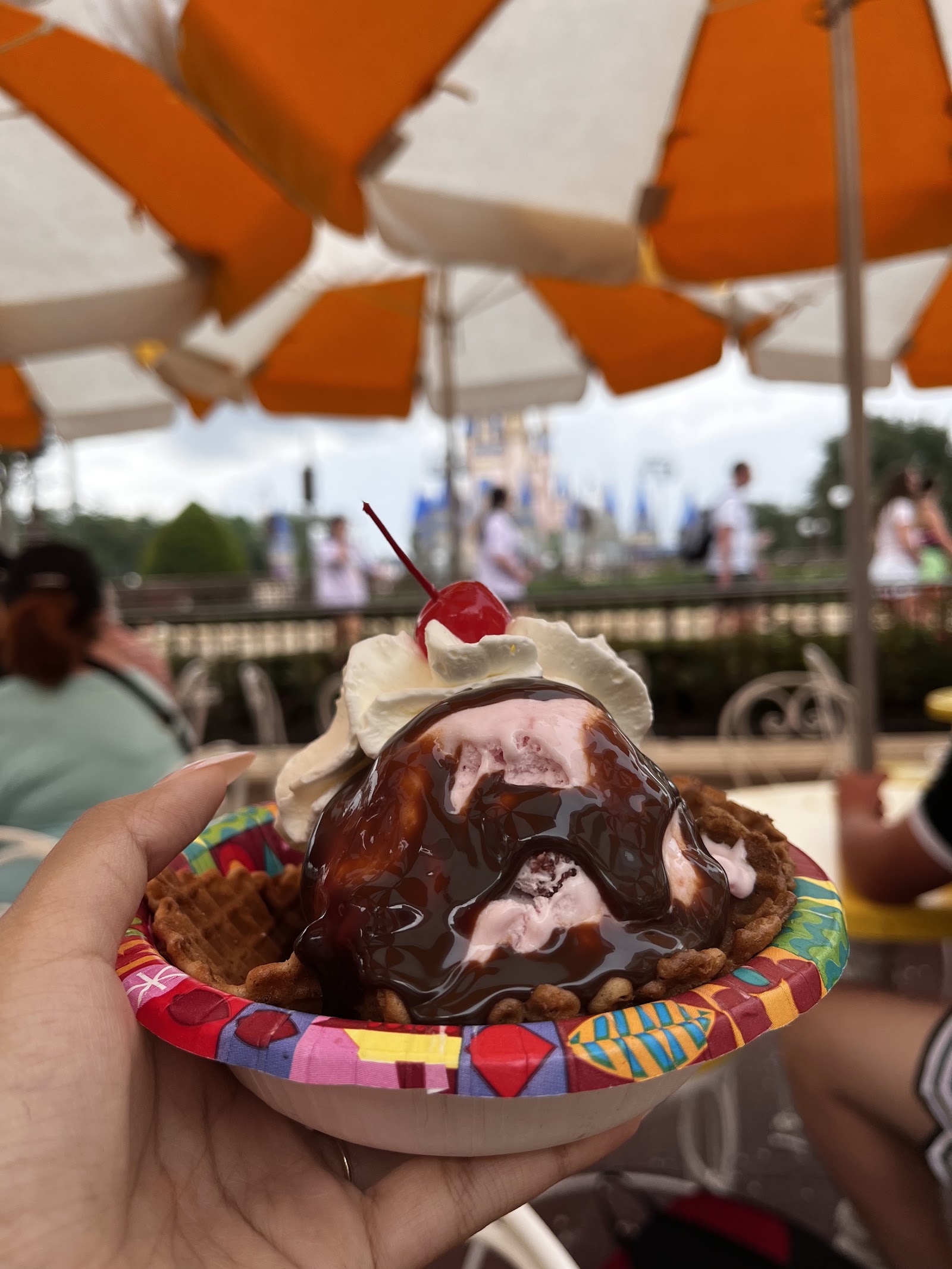 Edy's Ice Cream Parlor — Oficiais