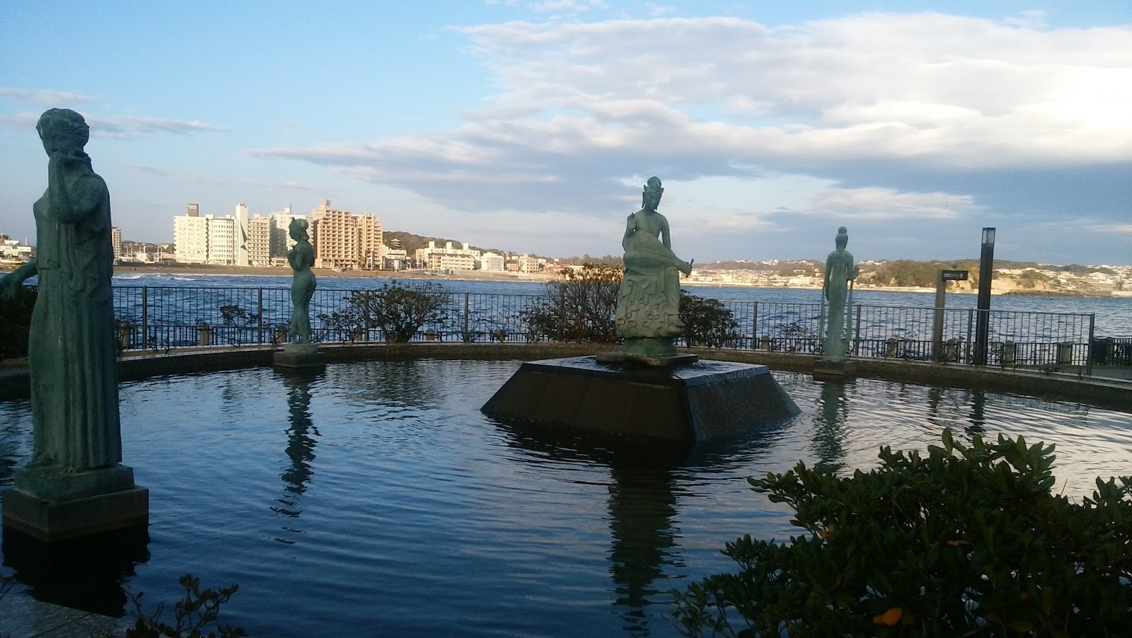 Enoshima — Oficiais