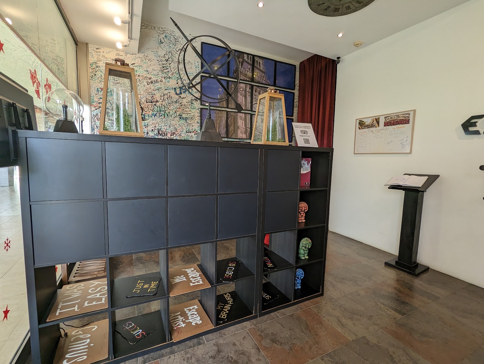 Escape Room — Oficiais