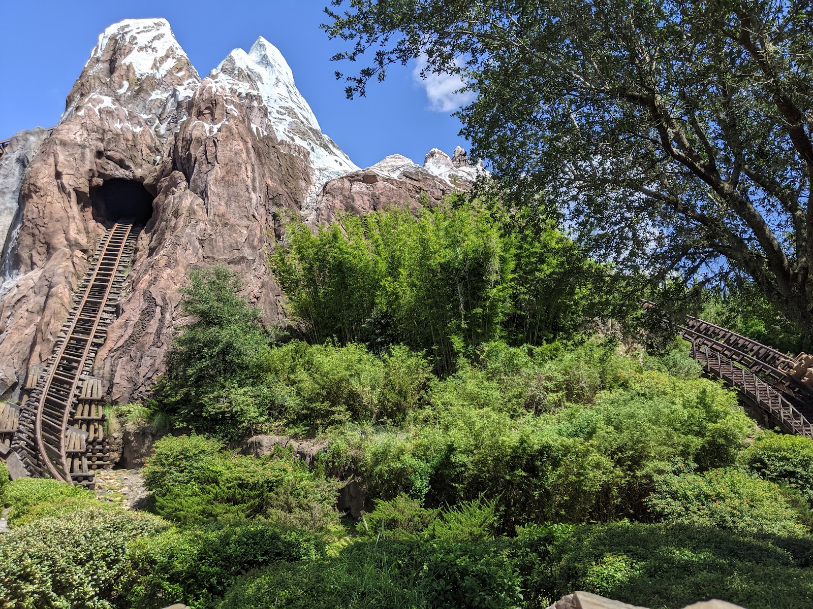 Expedition Everest - Legend of the Forbidden Mountain — Oficiais