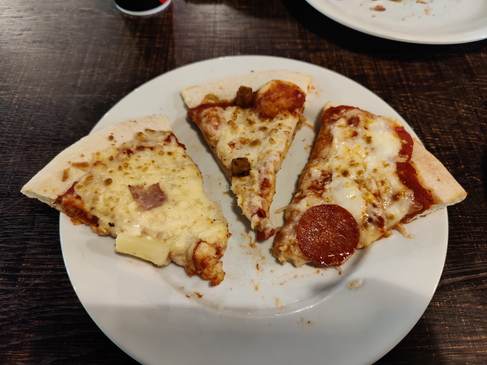 Explorer's Pizza Pasta Buffet — Oficiais