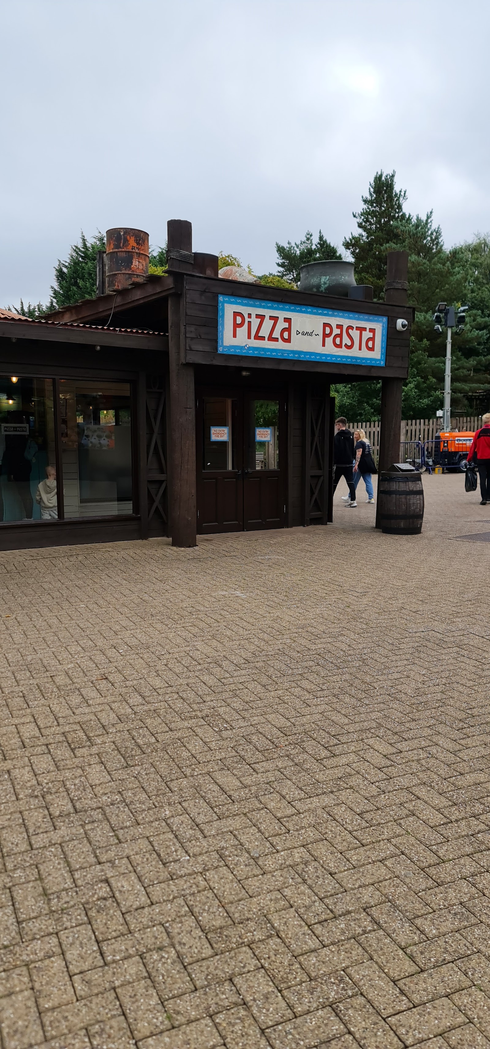 Explorer's Pizza Pasta Buffet — Oficiais